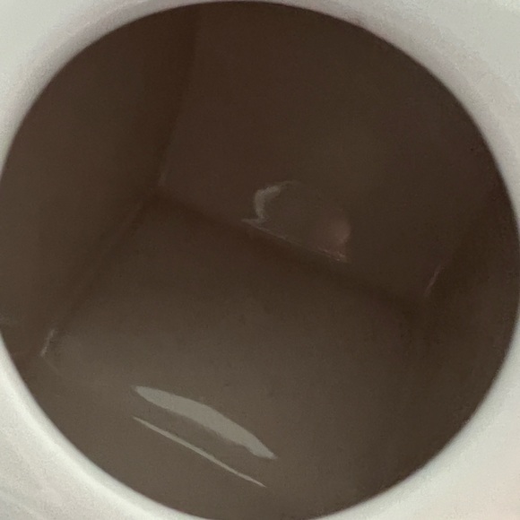 Rae Dunn XOXO cookie jar - Picture 9 of 9